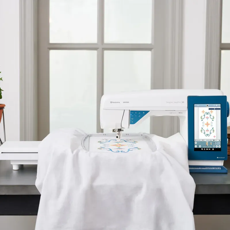 HUSQVARNA VIKING DESIGNER SAPPHIRE 85 ΚΕΝΤΗΤΙΚΗ (1.000/rpm)